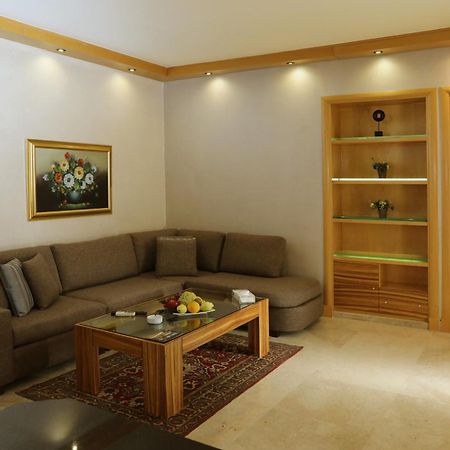 Imperial Suites Hotel Beirut Bagian luar foto