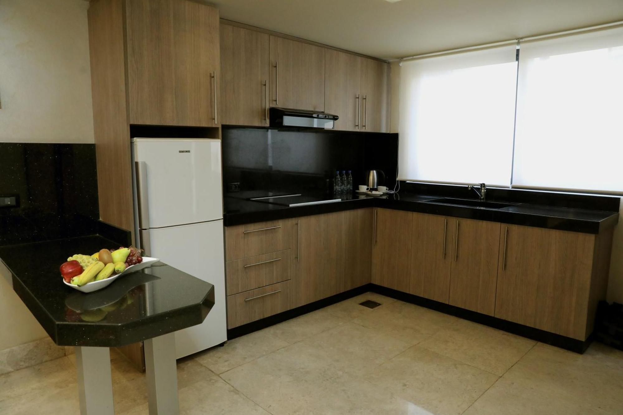 Imperial Suites Hotel Beirut Bagian luar foto