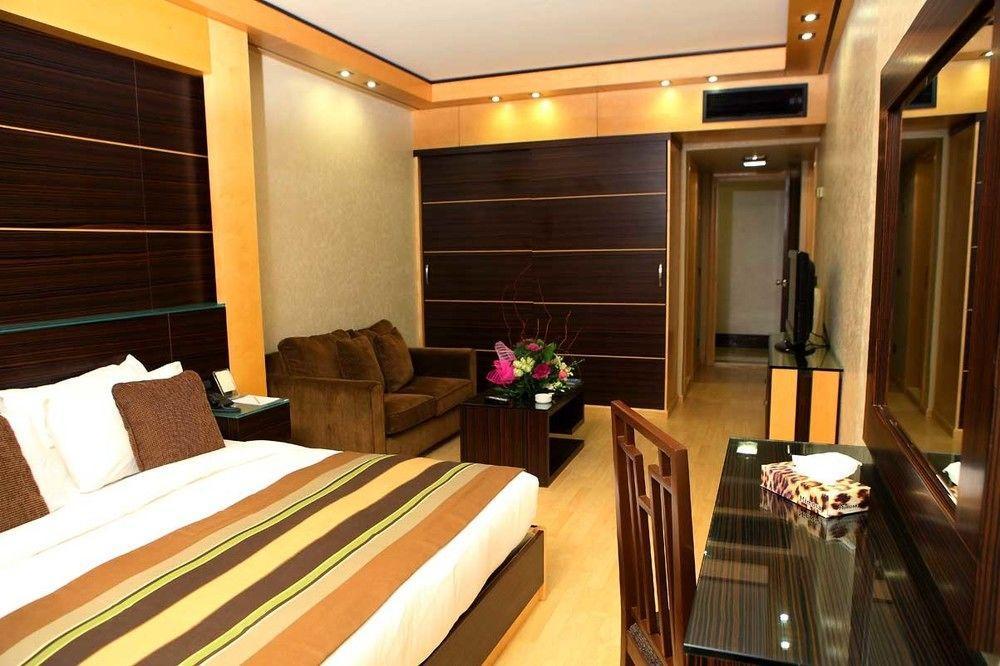 Imperial Suites Hotel Beirut Bagian luar foto