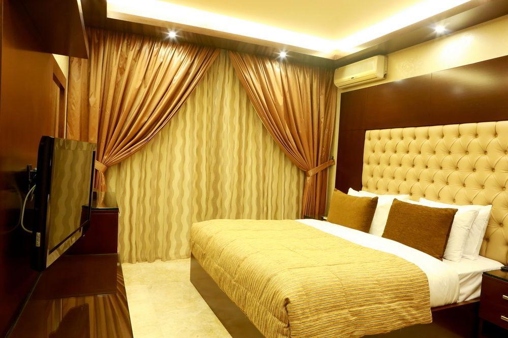 Imperial Suites Hotel Beirut Bagian luar foto
