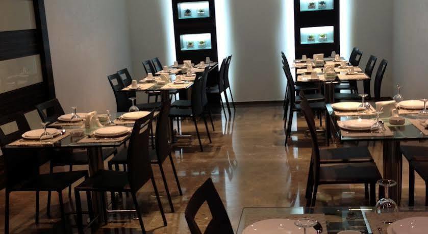 Imperial Suites Hotel Beirut Bagian luar foto