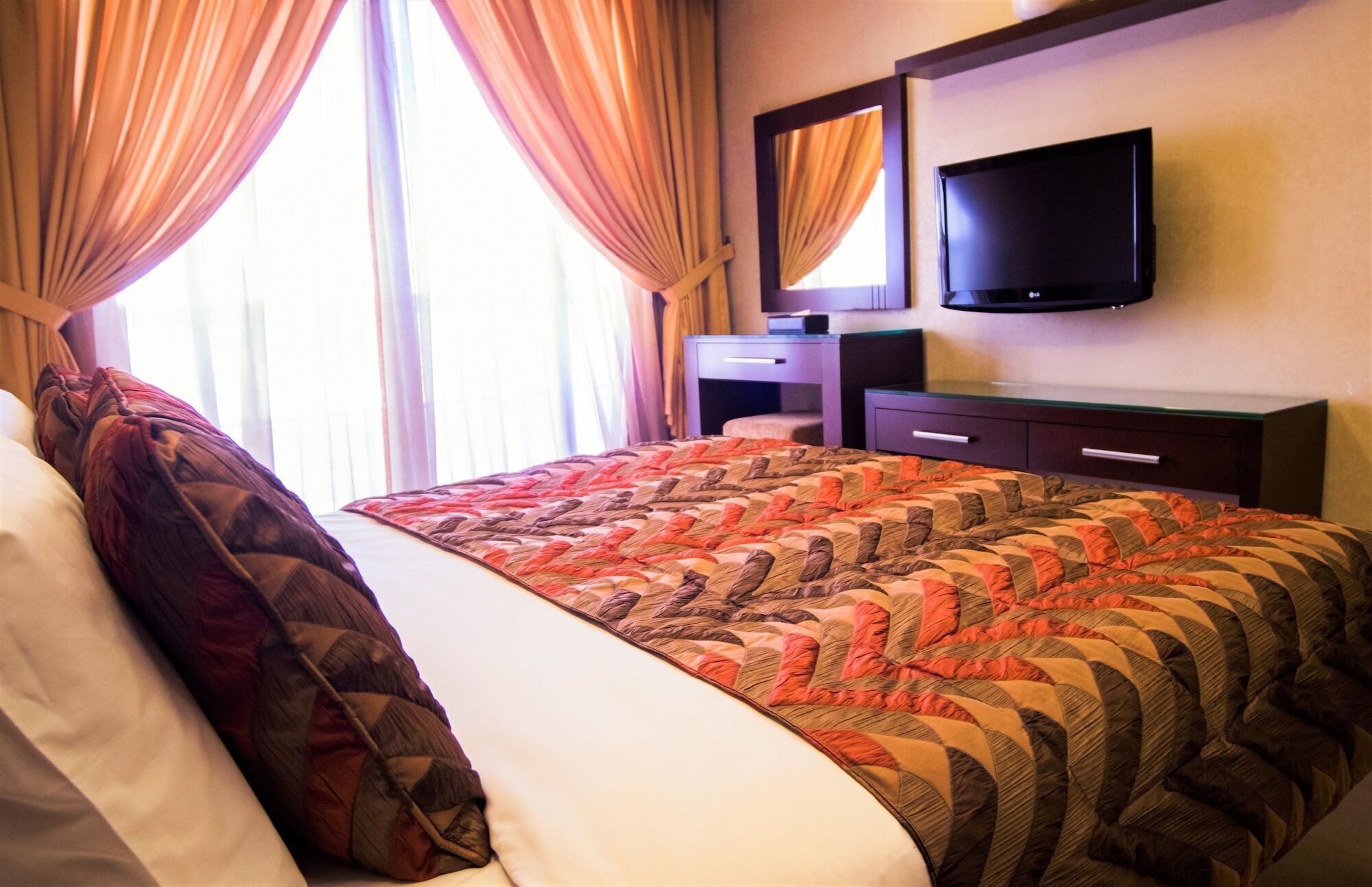 Imperial Suites Hotel Beirut Bagian luar foto