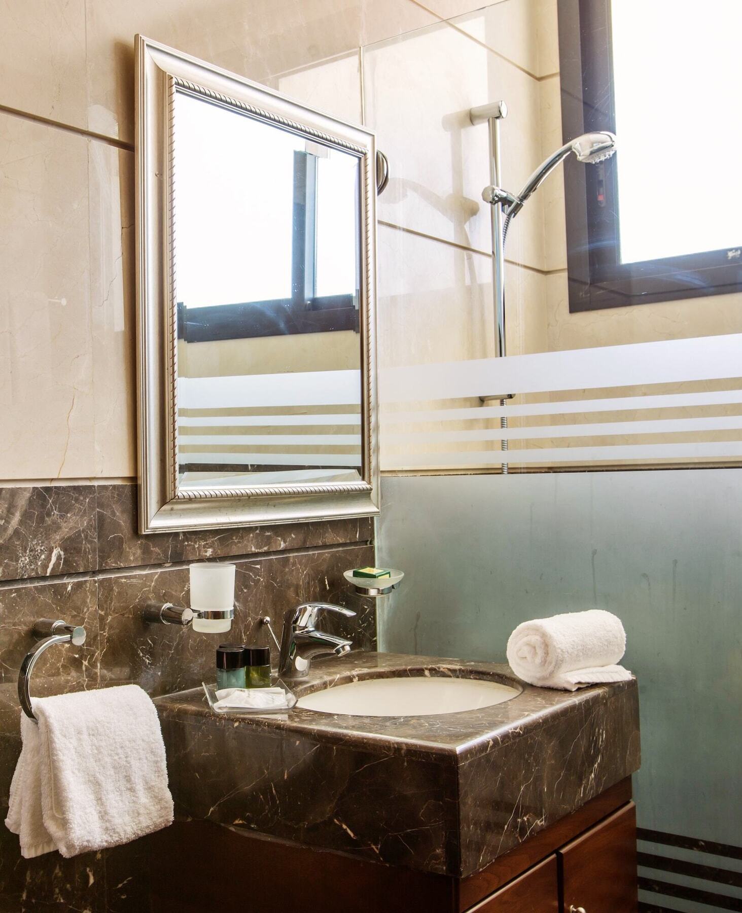 Imperial Suites Hotel Beirut Bagian luar foto