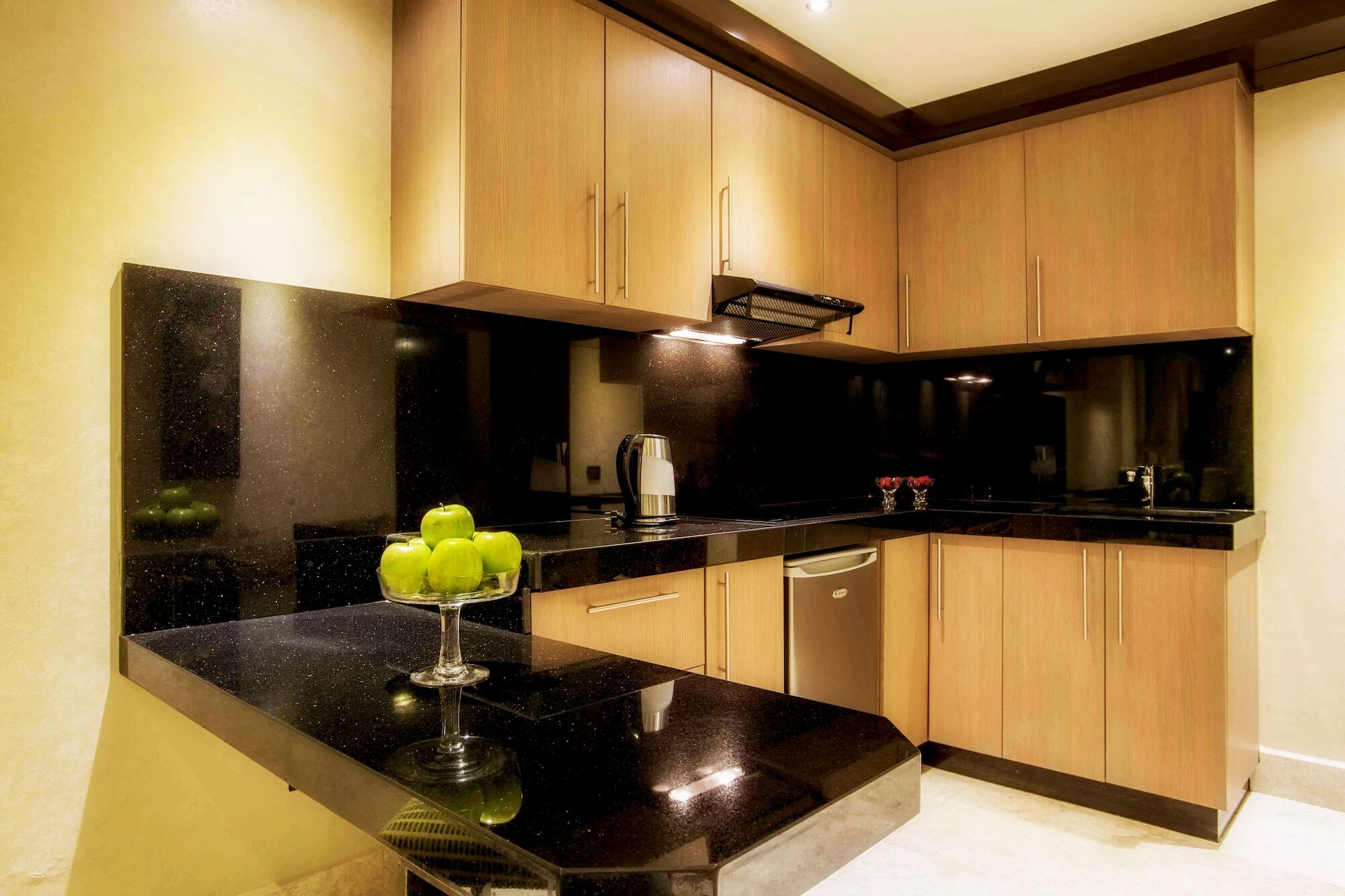 Imperial Suites Hotel Beirut Bagian luar foto